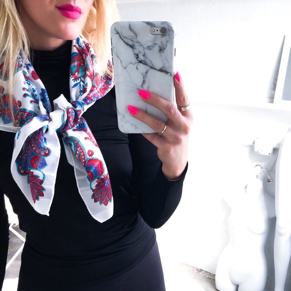 Accessories - Vintage paisley scarf
